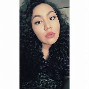 Meet your Posher, Demetria